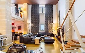 ArtQhost Jerez Huge Loft&Free Parking